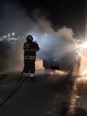 antakyada seyir halindeki otomobilde yangin cikti J5NH6p9d.jpg
